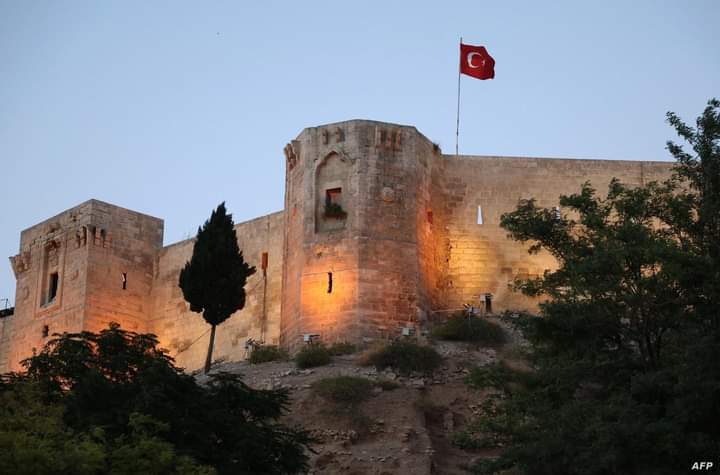 أضرار كبيرة بقلاع تاريخية ومبان أثرية في تركيا وسوريا نتيجة الزلزال