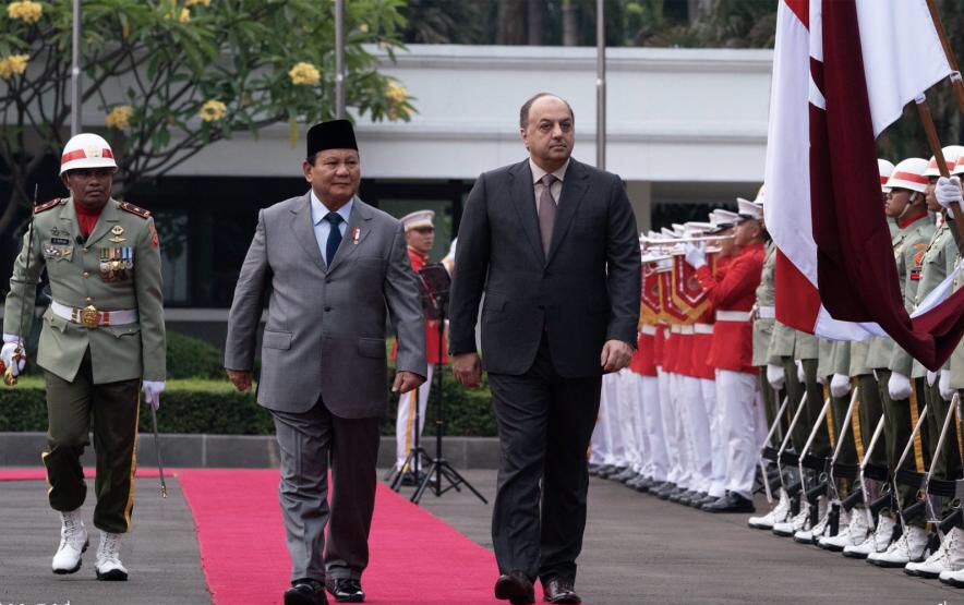 وزير الدفاع القطري يجري مباحثات عسكرية في إندونيسيا