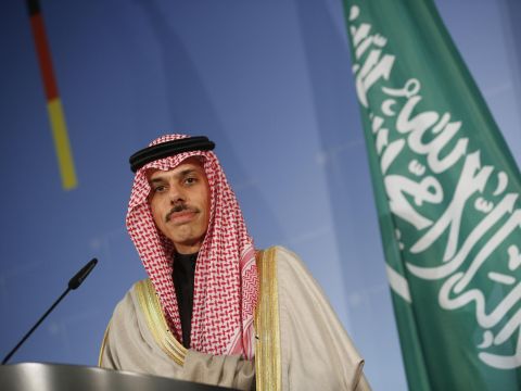 وزير الخارجية السعودي يعلن قرب زيارته لإيران