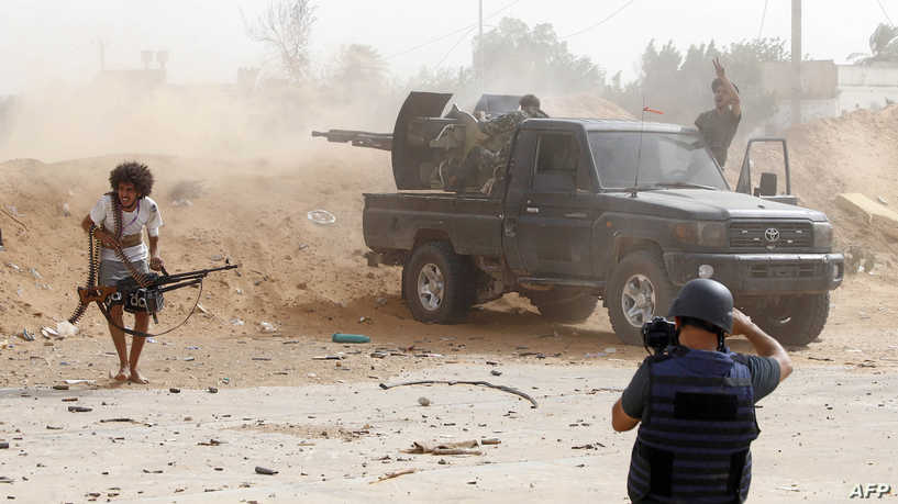 ليبيا.. تهديد السلاح قائم ومخاض الديمقراطية عسير