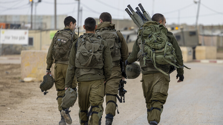 إعلام عبري: تسريح ضابط إسرائيلي قتل اثنين من زملائه بالخطأ