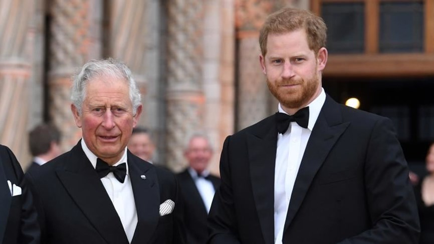 هل سيحضر الأمير هاري حفل تتويج والده الملك تشارلز؟ 