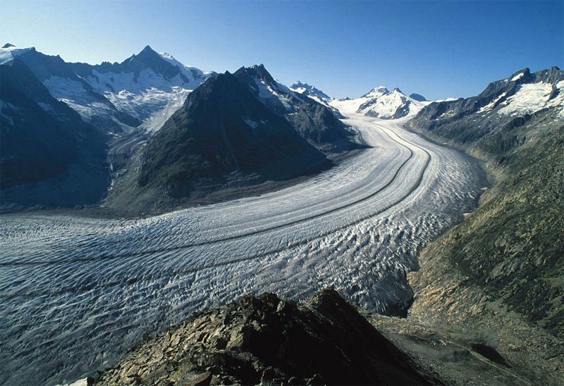 الأسوأ منذ قرن.. الأنهار الجليدية السويسرية تسجل معدلاً مقلقاً في الذوبان
