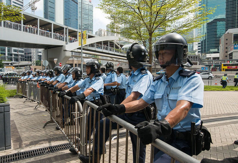 شرطة هونغ كونغ تشن حملة اعتقالات في ذكرى تظاهرات 