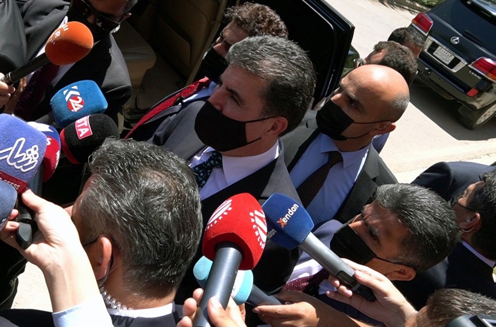 بارزاني يعقد اجتماعاً عاجلاً مع قيادات البيشمركة على خلفية هجمات داعش
