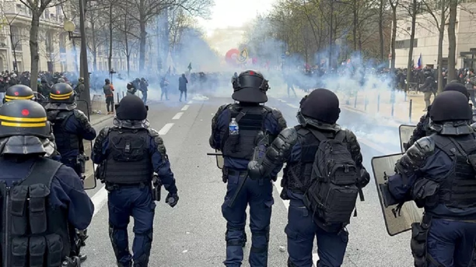  لوفيغارو: حوالي 600 ألف فرنسي سيتظاهرون ضد إصلاح ماكرون