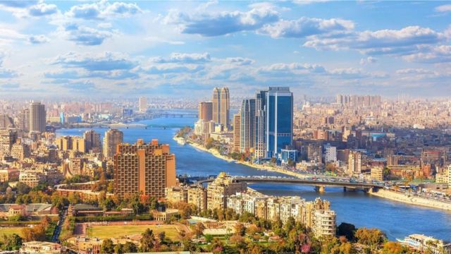 دعوات مصرية لمبادلة الديون بالاستثمارات.. هل تعالج الأزمة الاقتصادية؟