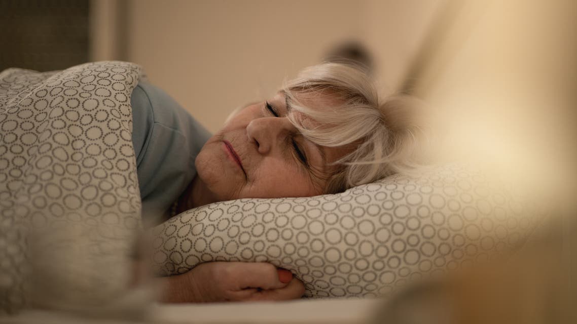  زيادة النوم أو نقصانه قد يصيبك بالزهايمر!
